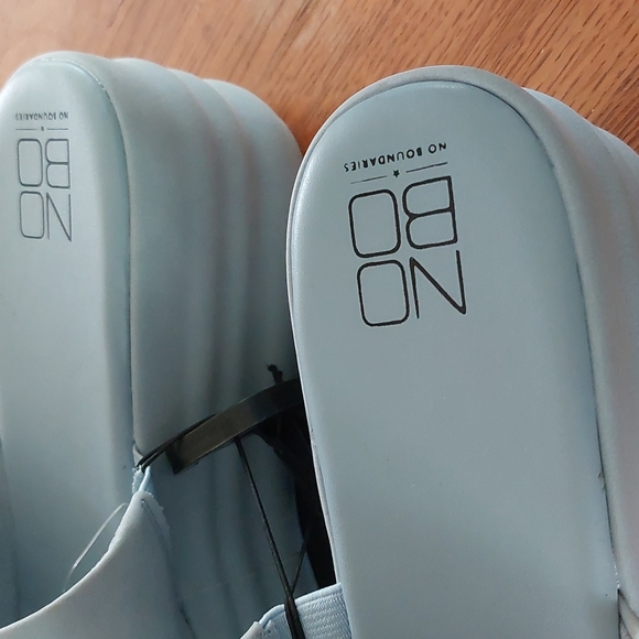 No Boundries Sandals Sz 9light blue. - Picture 3 of 12